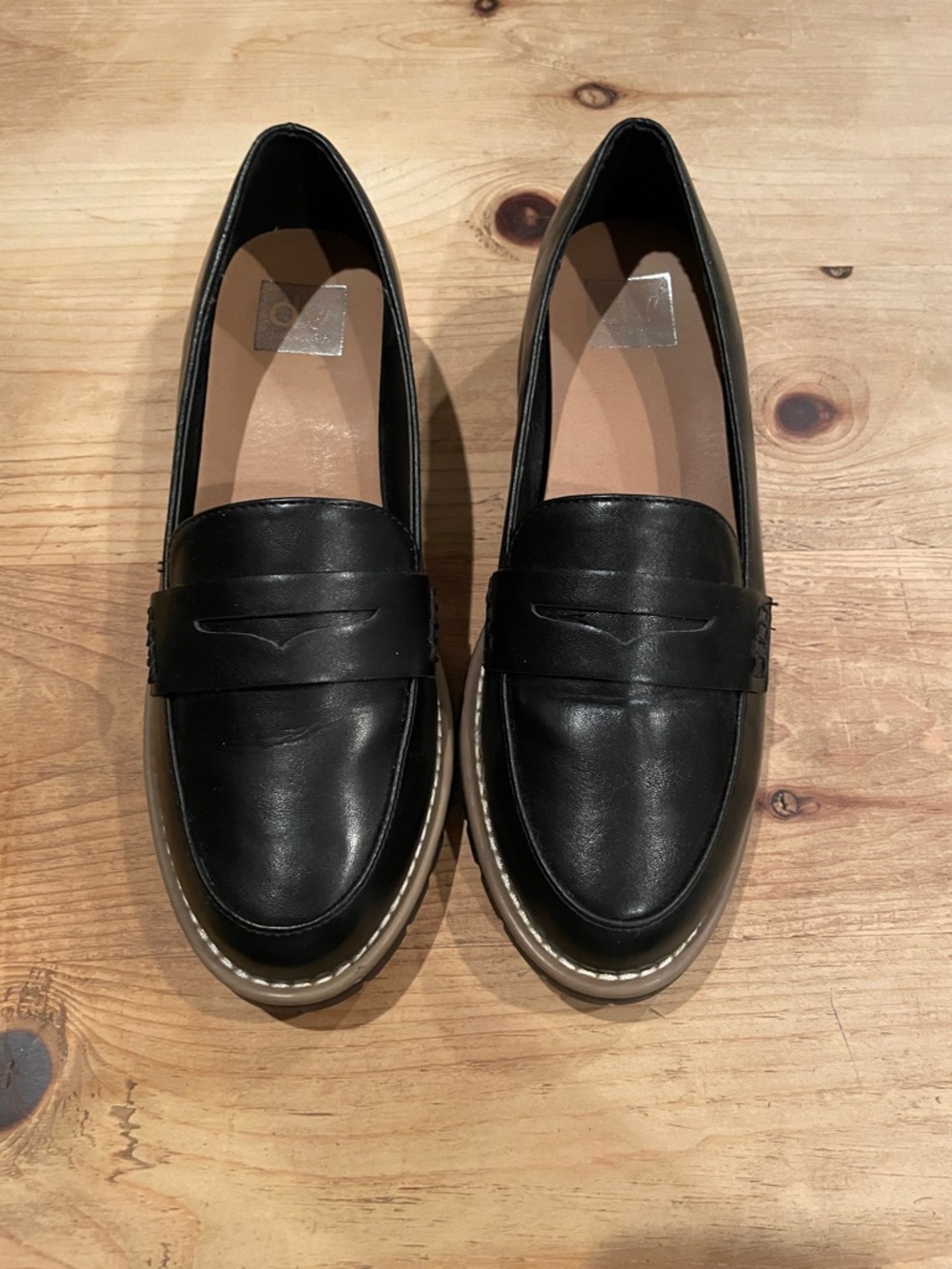 NWOT Dolce Vita Crisp Slip on Lug Sole Running Black Penny Loafers 8.5